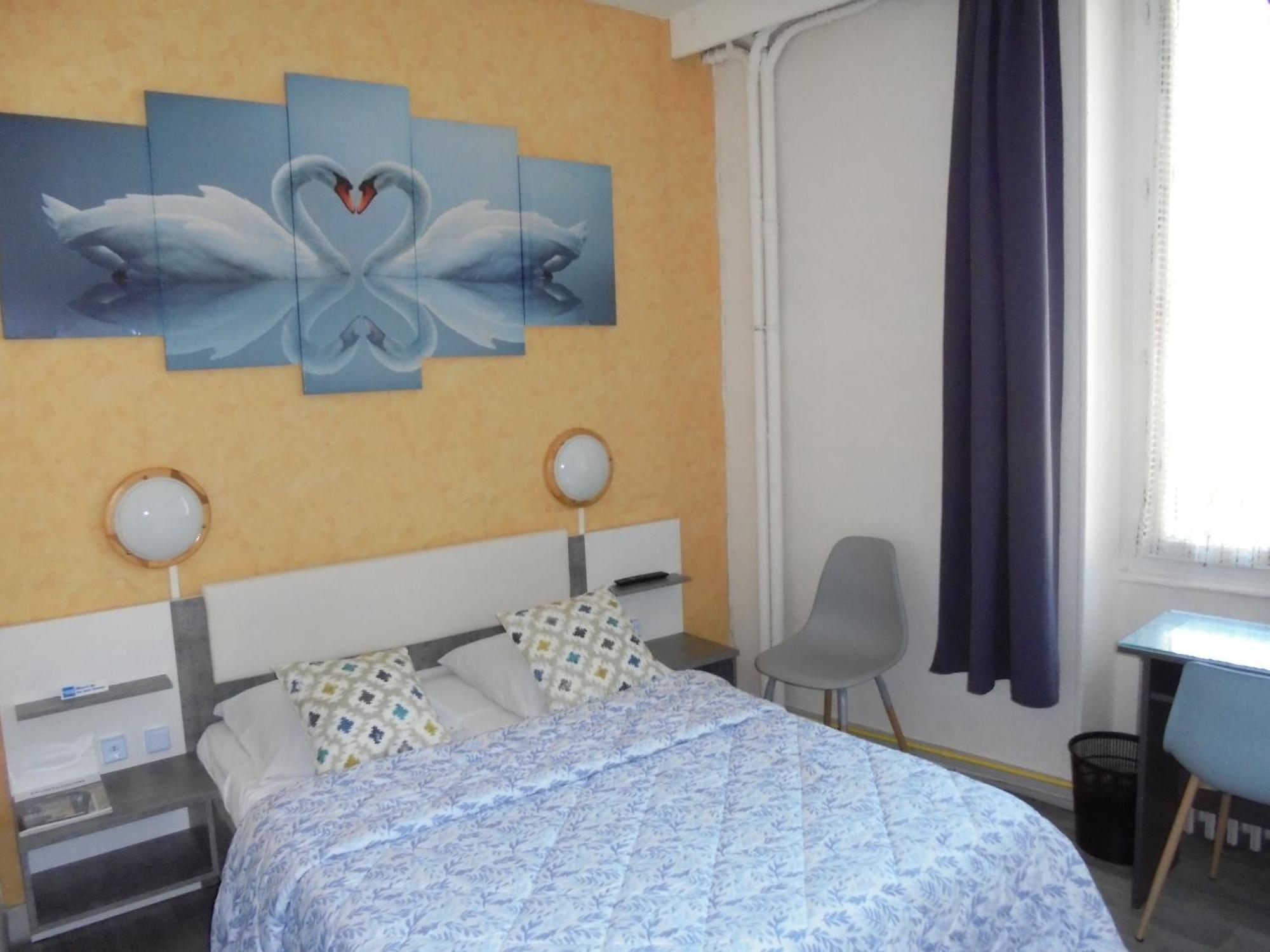 Montluçon Hotel De La Gare מראה חיצוני תמונה