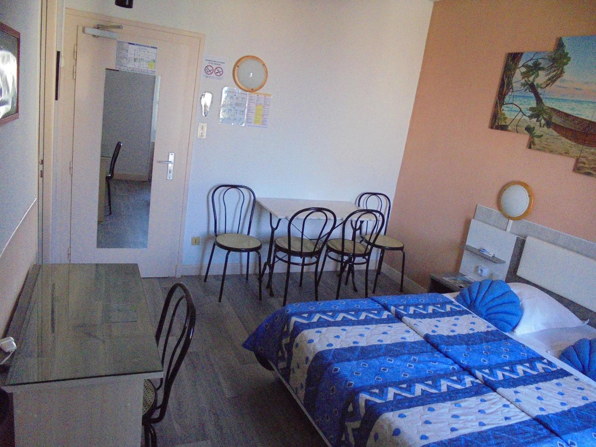 Montluçon Hotel De La Gare מראה חיצוני תמונה
